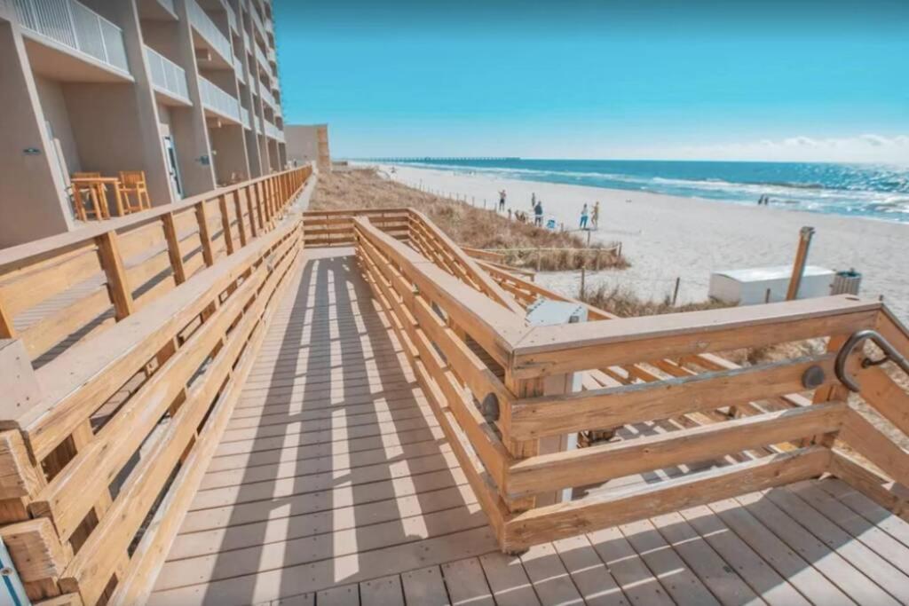 Happy Ours 2200 Sq Ft Corner Beachfront Sleeps 12 Apartment Panama City Beach Exterior photo