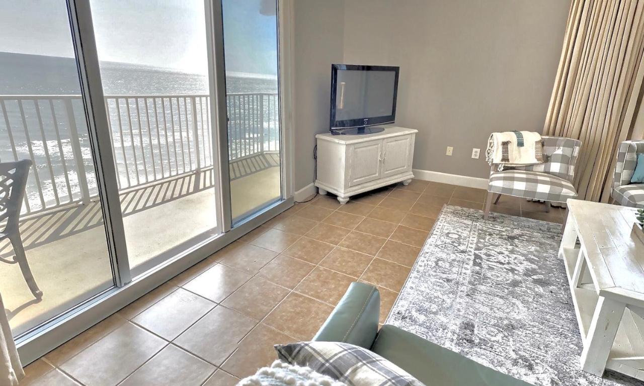 Happy Ours 2200 Sq Ft Corner Beachfront Sleeps 12 Apartment Panama City Beach Exterior photo